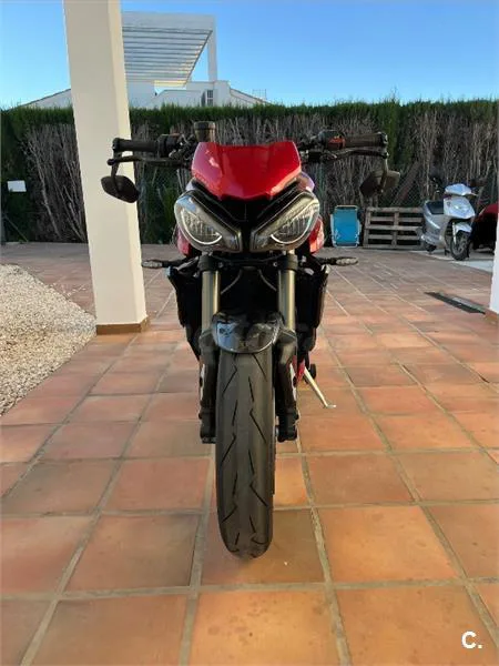 Triumph Street Triple 765 – Vista 3