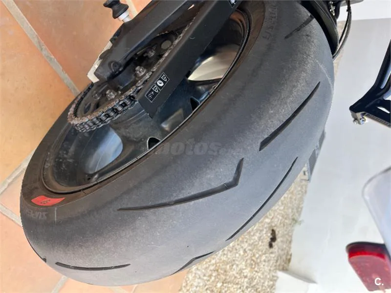 Triumph Street Triple 765 – Vista 8