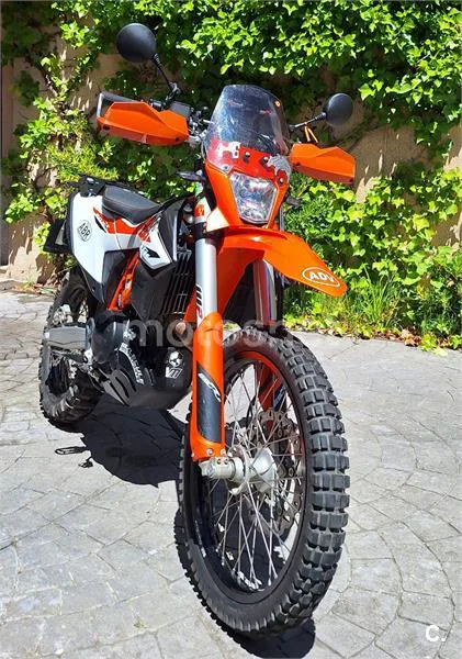 KTM 690 Enduro R – Vista 2
