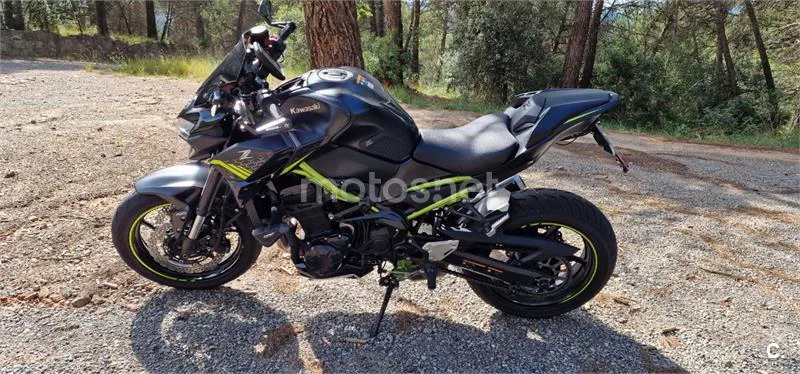 Kawasaki Z900 – Vista 7