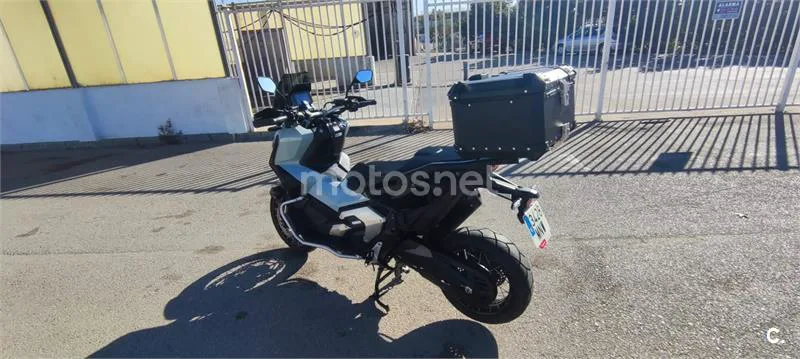 Honda X-ADV – Vista 11