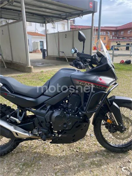 Honda XL 750 Transalp – Vista 15