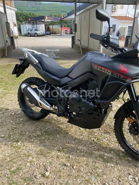 Honda XL 750 Transalp – Vista 7