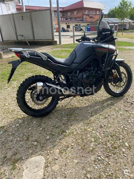 Honda XL 750 Transalp – Vista 8
