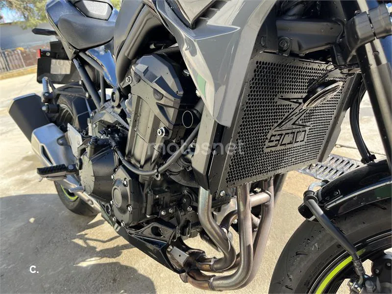 Kawasaki Z900 – Vista 4