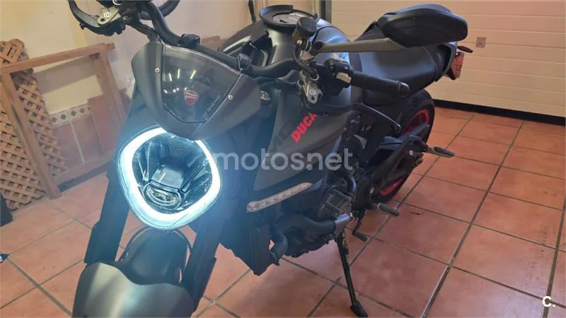Ducati Monster – Vista 8