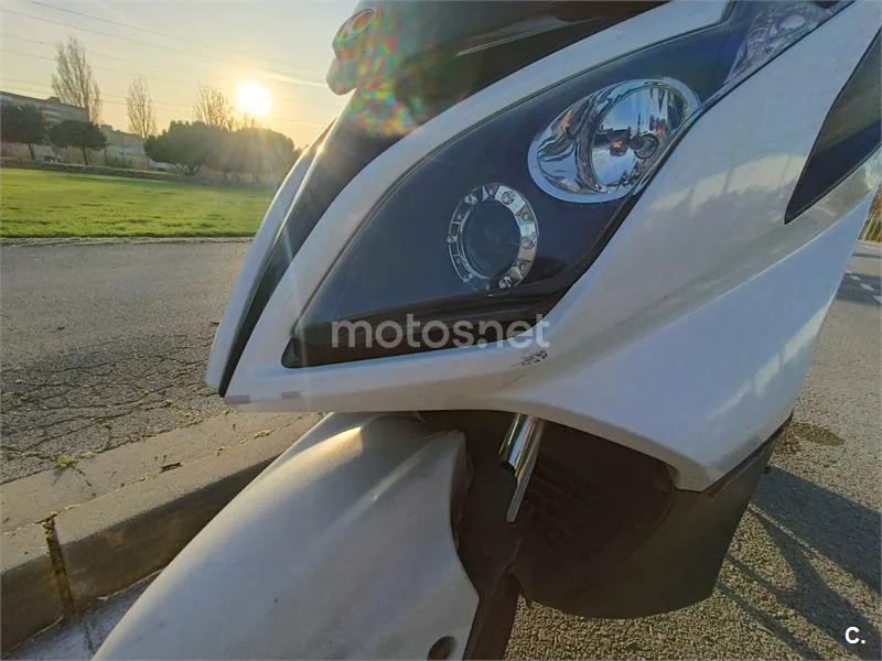 Kymco Super Dink 125 – Vista 10