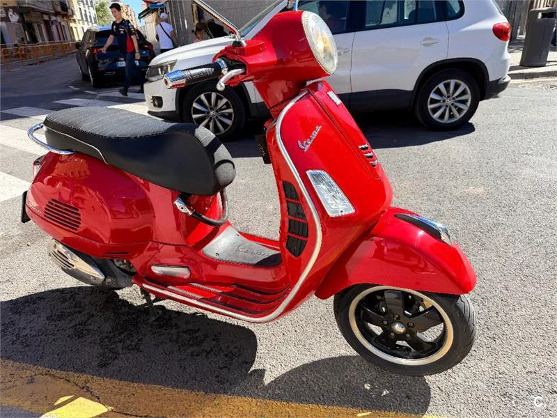 Vespa GTS Super 300 – Vista 3