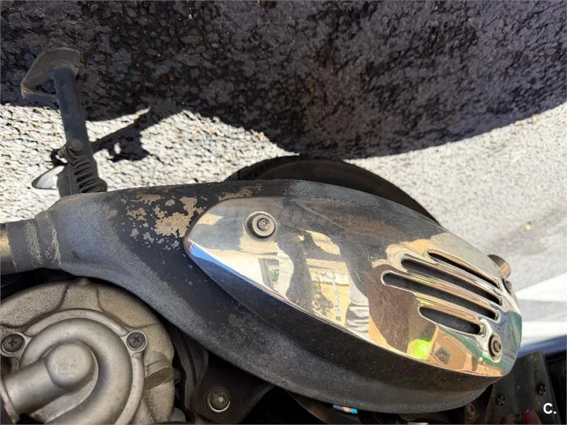 Vespa GTS Super 300 – Vista 10