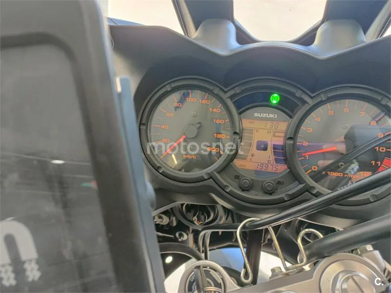 Suzuki V-Strom 650 – Vista 11