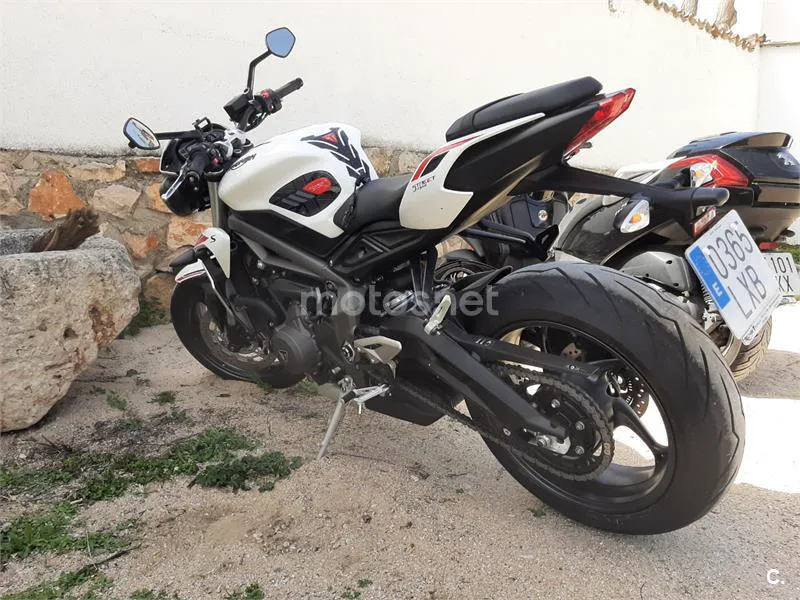Triumph Street Triple – Vista 4