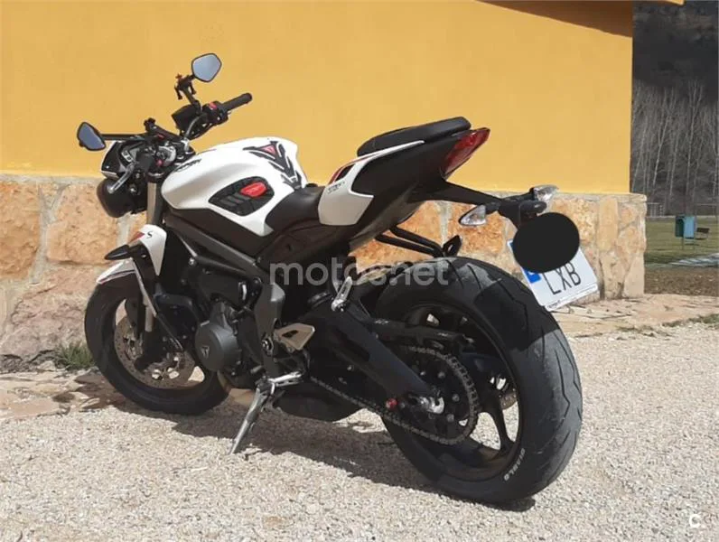 Triumph Street Triple – Vista 6