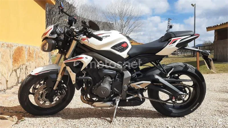 Triumph Street Triple – Vista 8
