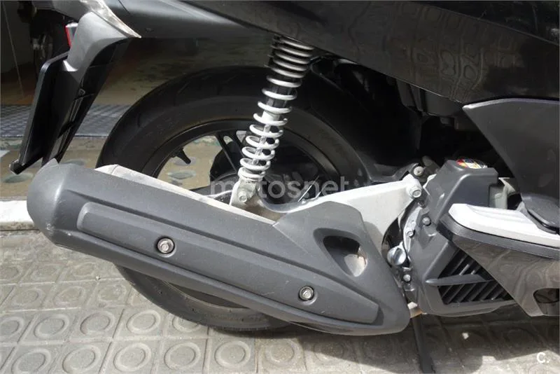 Honda PCX 125 – Vista 4