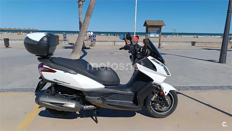 Kymco Super Dink 300 – Vista 2