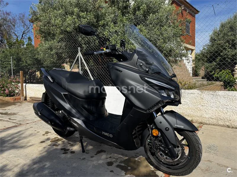 Kymco X-Town CT 300 – Vista 3