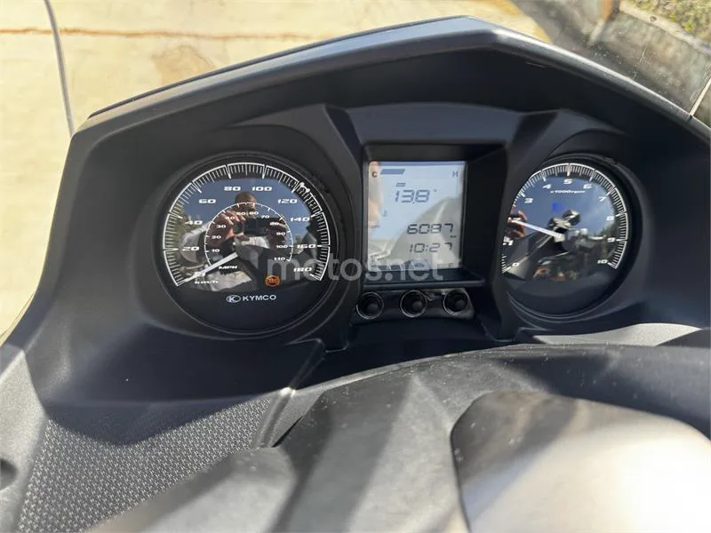 Kymco X-Town CT 300 – Vista 7