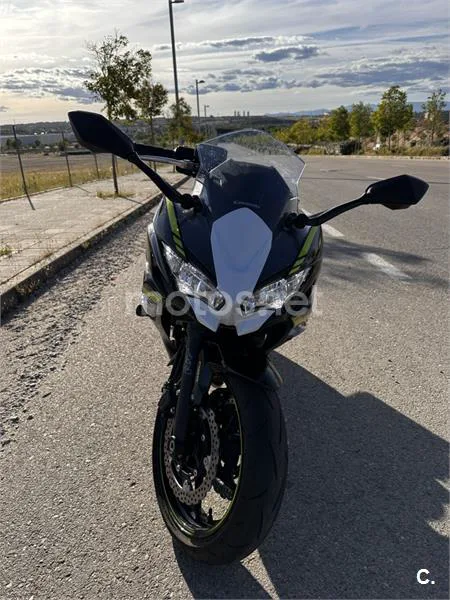 Kawasaki Ninja 650 – Vista 3