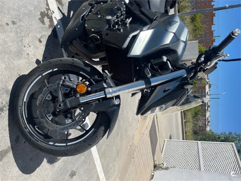 Honda CB 750 – Vista 2