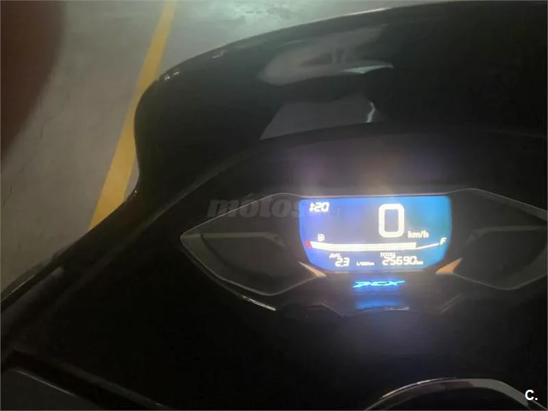 Honda PCX 125 – Vista 3