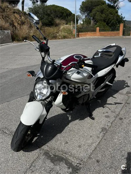Suzuki SFV 650 Gladius – Vista 2