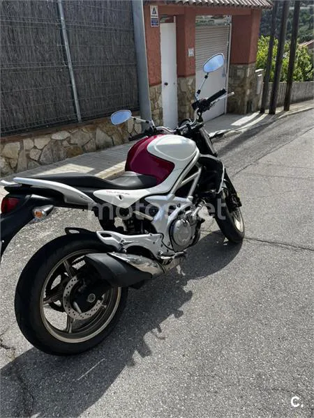 Suzuki SFV 650 Gladius – Vista 3