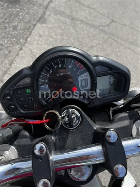 Suzuki SFV 650 Gladius – Vista 5