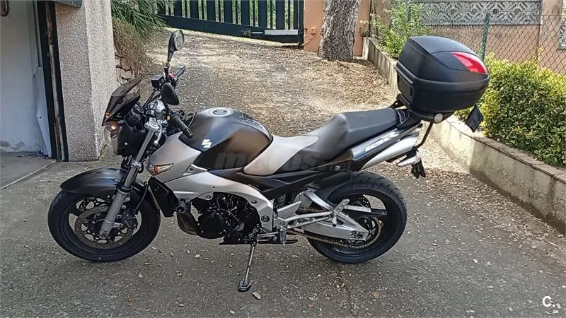 Suzuki GSR 600 – Vista 2