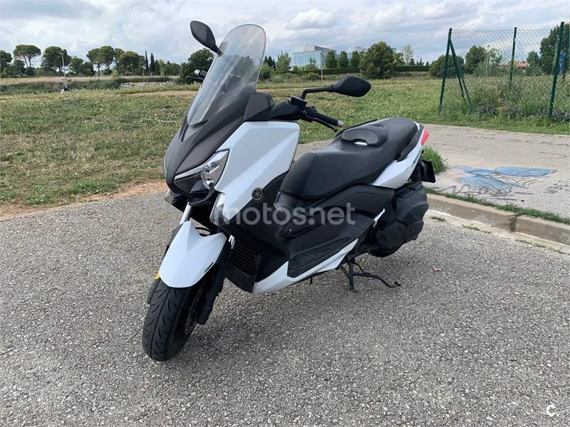 Yamaha XMAX 400 – Vista 3