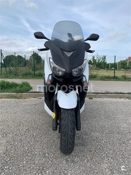 Yamaha XMAX 400 – Vista 4