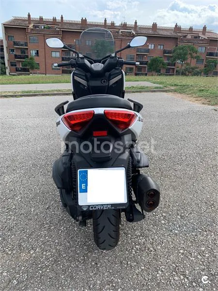 Yamaha XMAX 400 – Vista 7
