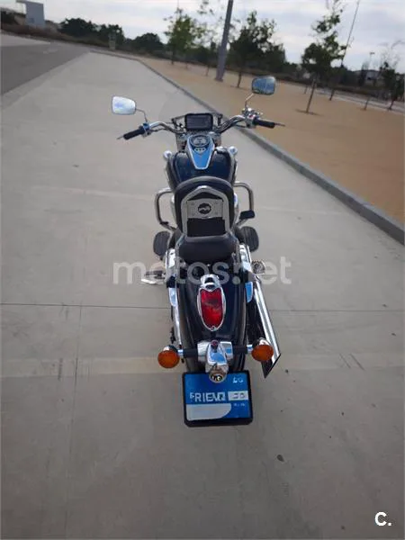 Kawasaki VN 900 Custom – Vista 2