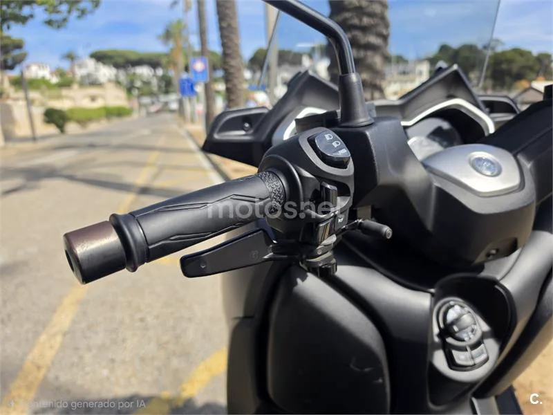 Yamaha XMAX 400 – Vista 11