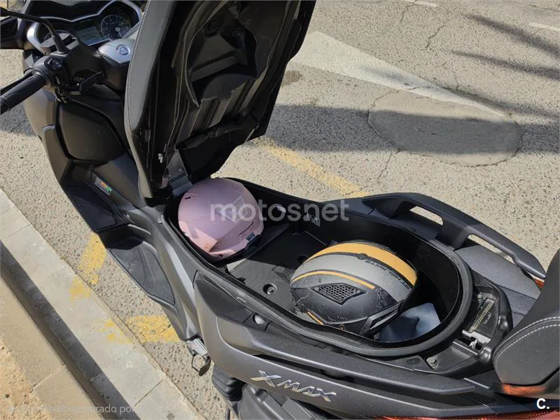 Yamaha XMAX 400 – Vista 7