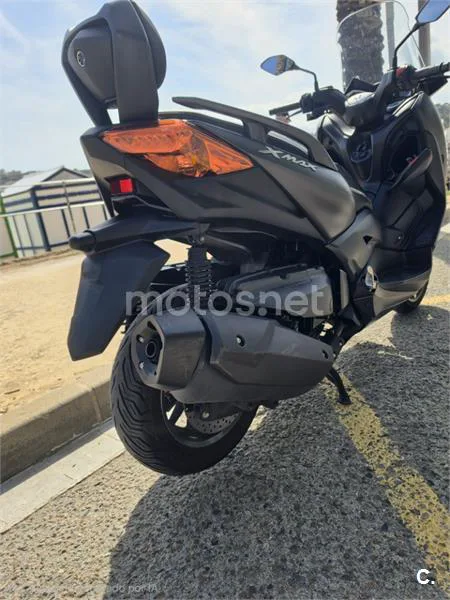 Yamaha XMAX 400 – Vista 10