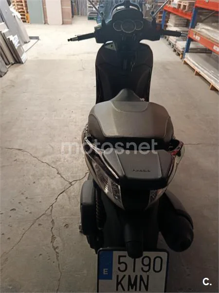 Piaggio Beverly 300 – Vista 4