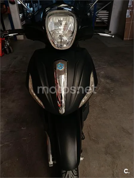 Piaggio Beverly 300 – Vista 6