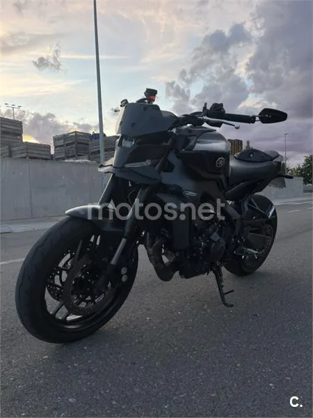 Yamaha MT-09 – Vista 2