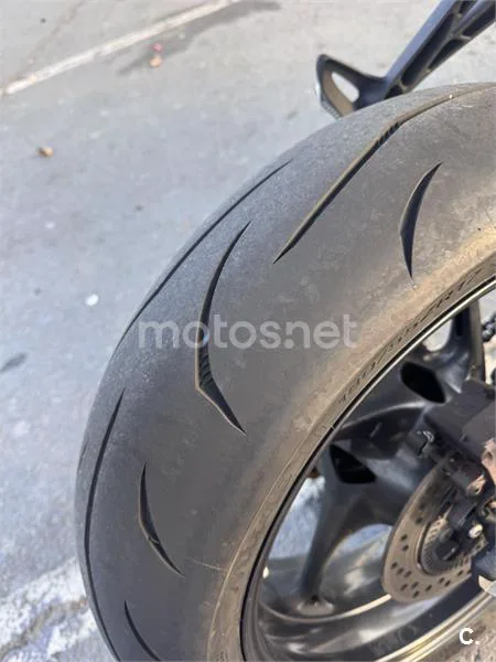 Triumph Street Triple – Vista 5