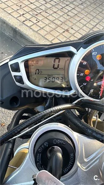 Triumph Street Triple – Vista 6