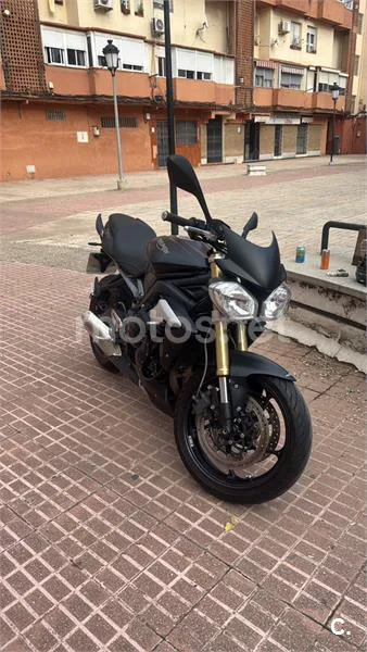 Triumph Street Triple – Vista 8