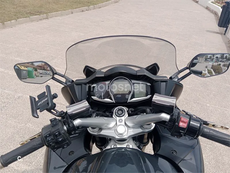 Yamaha FJR 1300 AE – Vista 4