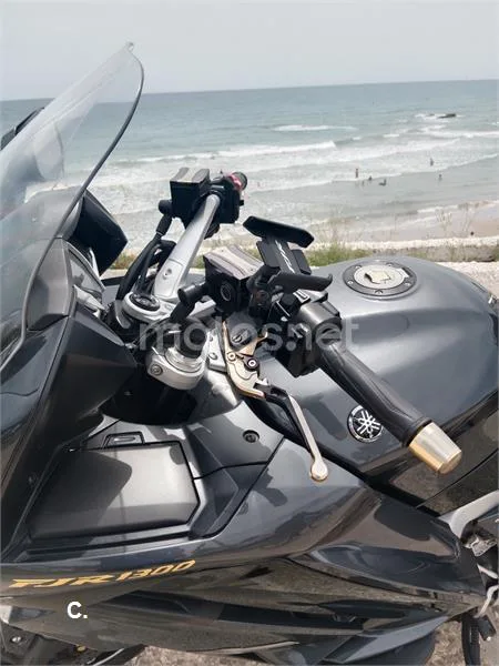Yamaha FJR 1300 AE – Vista 5