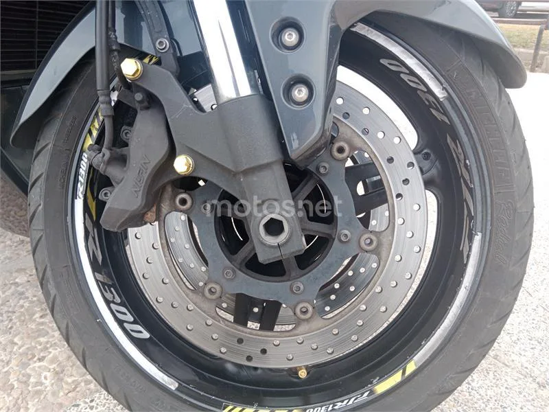 Yamaha FJR 1300 AE – Vista 8