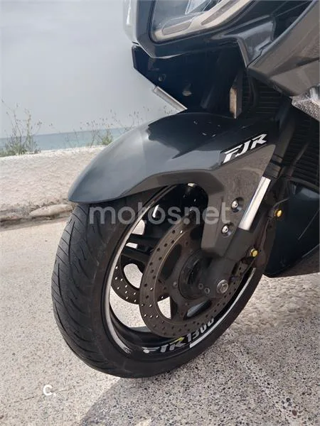 Yamaha FJR 1300 AE – Vista 10