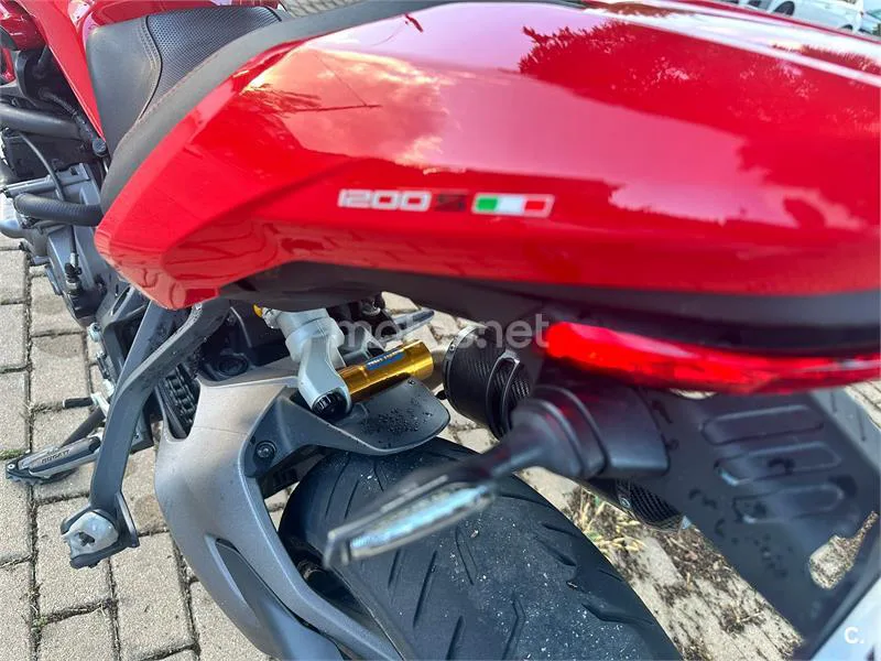 Ducati Monster 1200 S – Vista 3