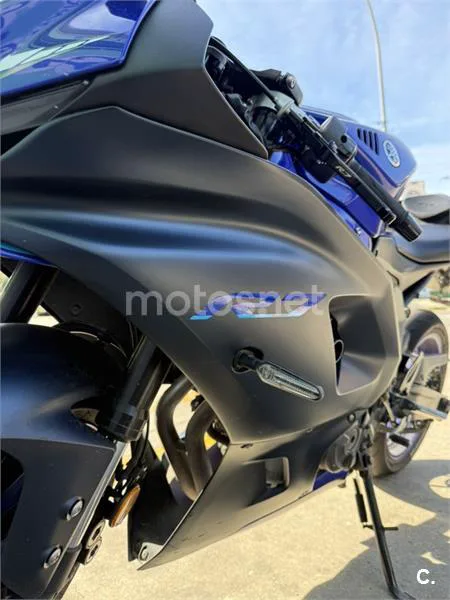 Yamaha R7 – Vista 3