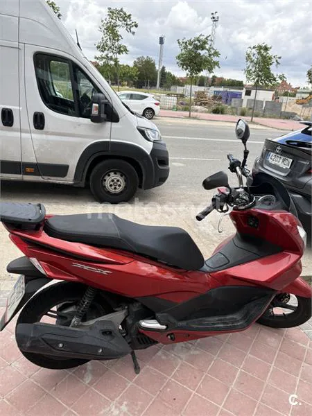 Honda PCX 125 – Vista 4