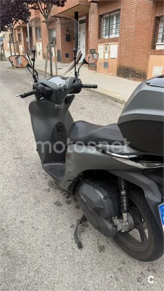 Honda SH 125i – Vista 3