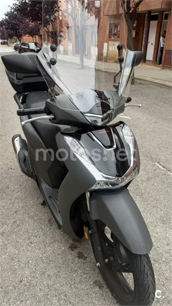 Honda SH 125i – Vista 4